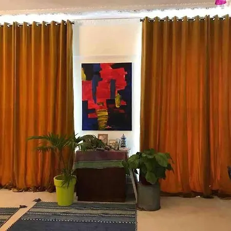 Stunning Arty In The Heart Of Clifton Apartment