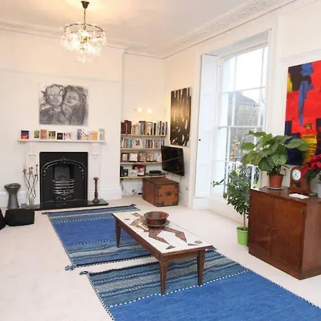 Apartment Stunning Arty In The Heart Of Clifton