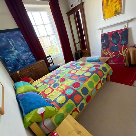 Stunning Arty In The Heart Of Clifton *