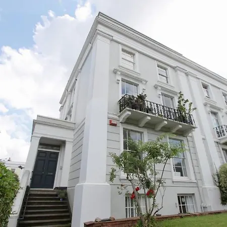 Stunning Arty In The Heart Of Clifton Apartman